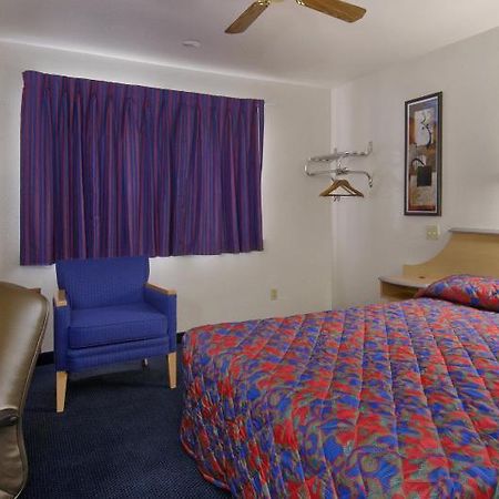 Red Roof Inn サンタフェ 部屋 写真