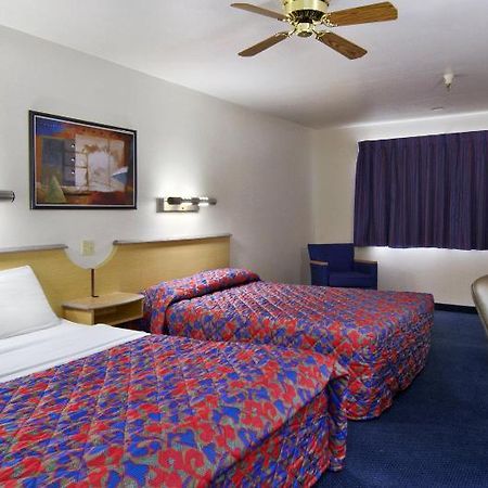 Red Roof Inn サンタフェ 部屋 写真